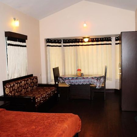 Park Corner Home Stay Кунур Екстер'єр фото