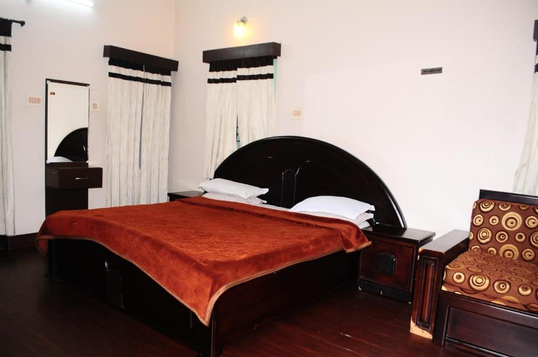 Park Corner Home Stay Кунур Екстер'єр фото